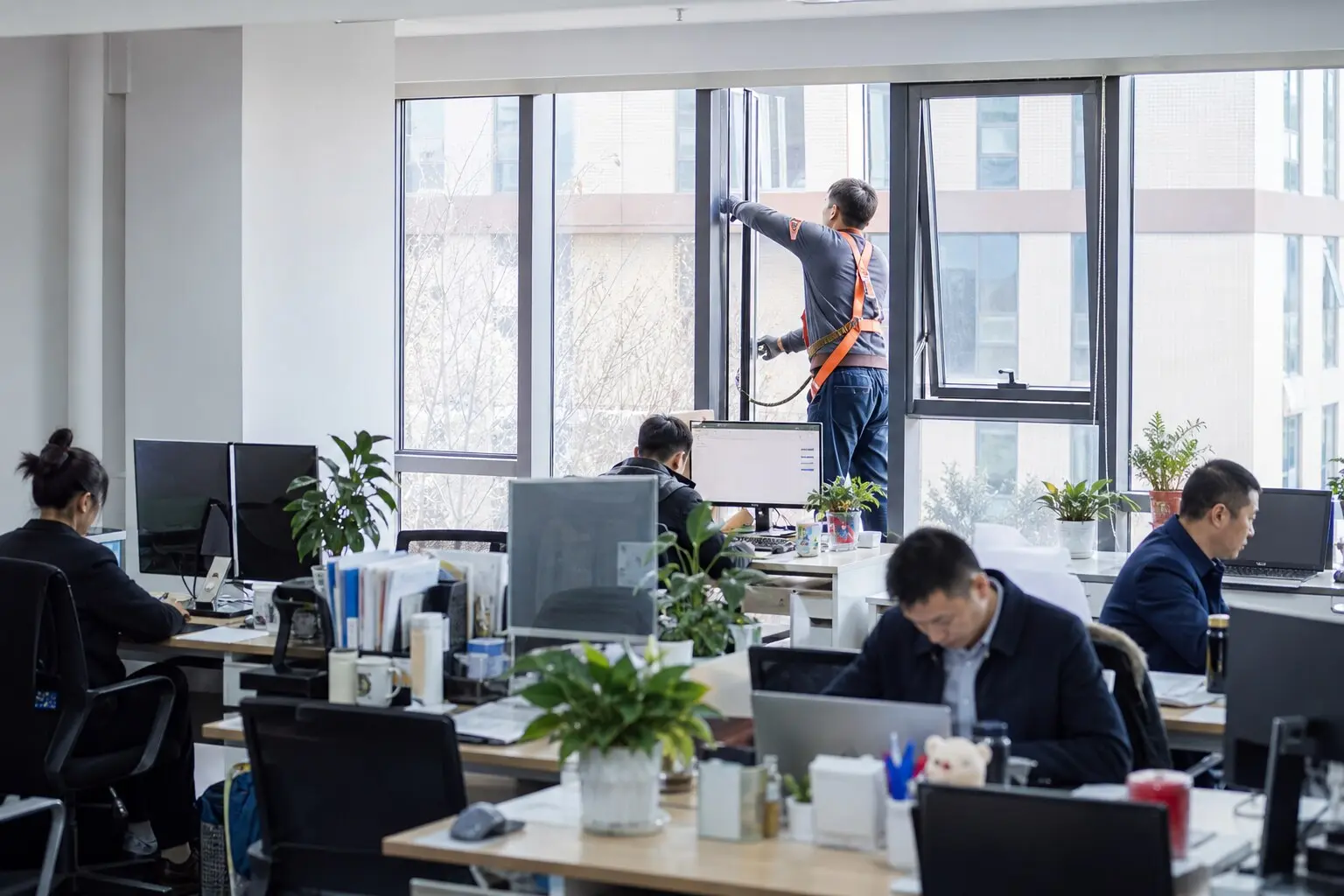 Intervention films techniques en bureaux occupés